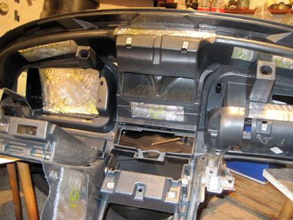 Вибродемпфирование приборной панели