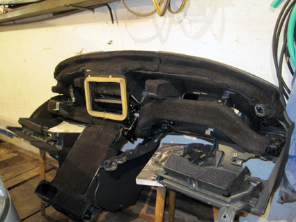 Битопласт на приборной панели